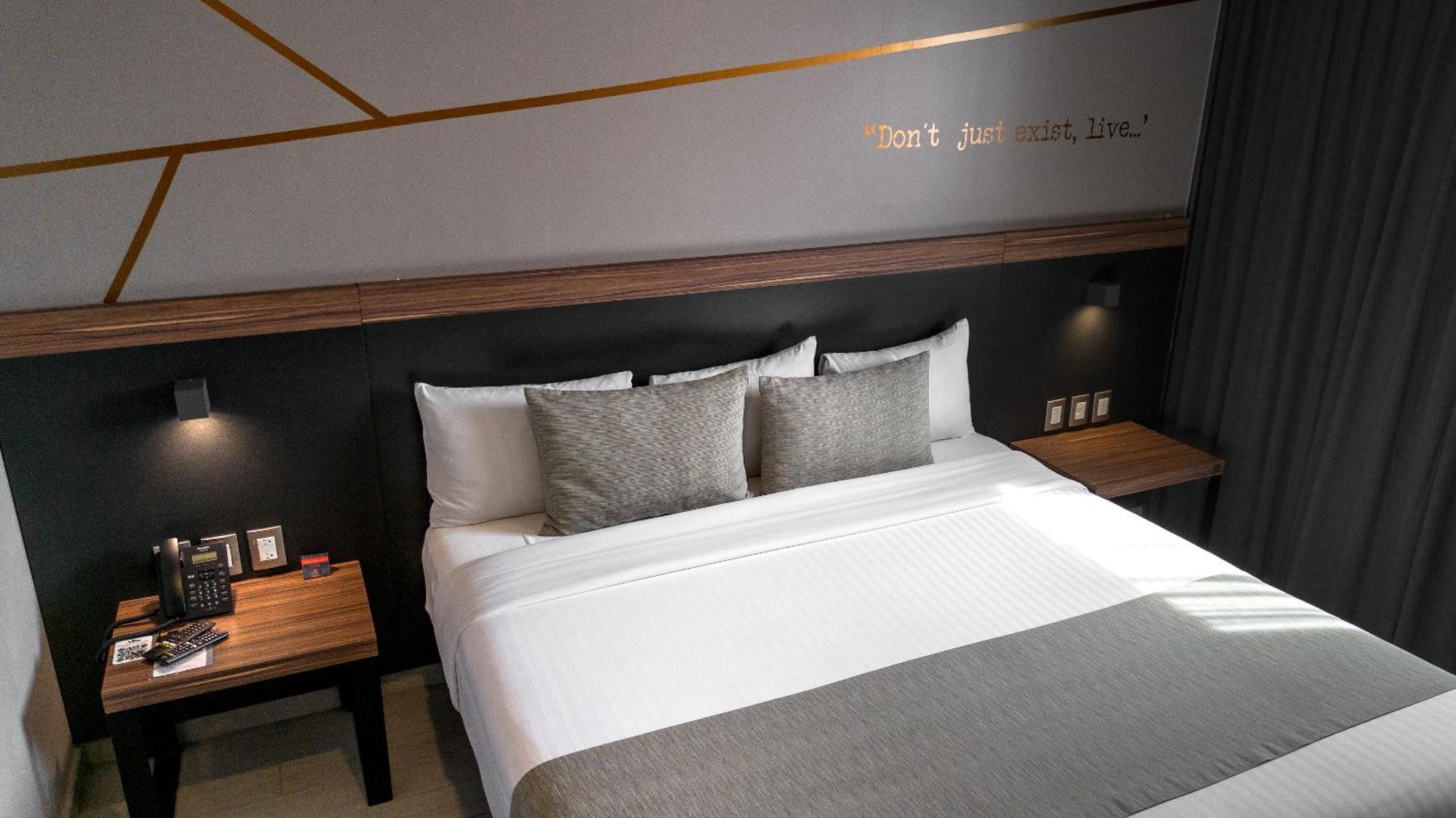 Bedford Hotel Jurica المظهر الخارجي الصورة