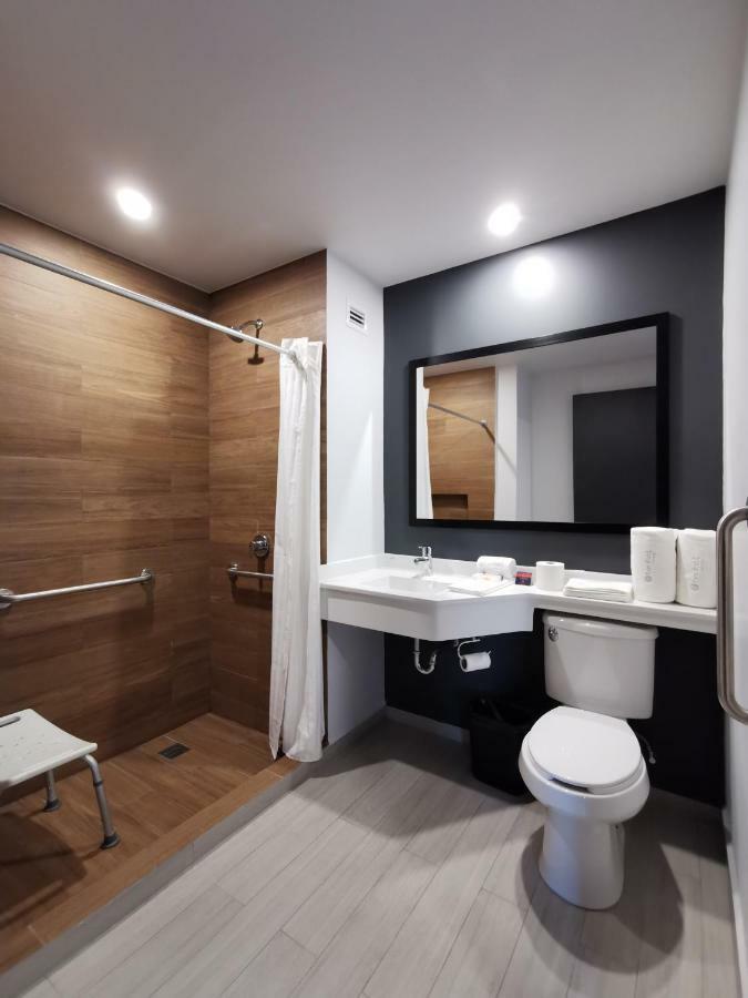 Bedford Hotel Jurica المظهر الخارجي الصورة